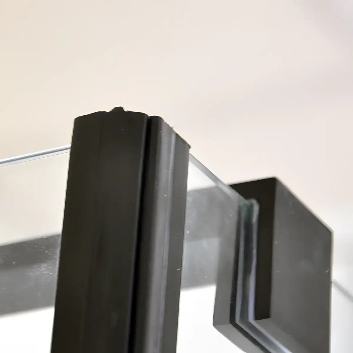 Cabina de dus BR6611 90X90cm Outlet, Sticla Securizata 8mm, Profil Aluminiu Negru-Diplon